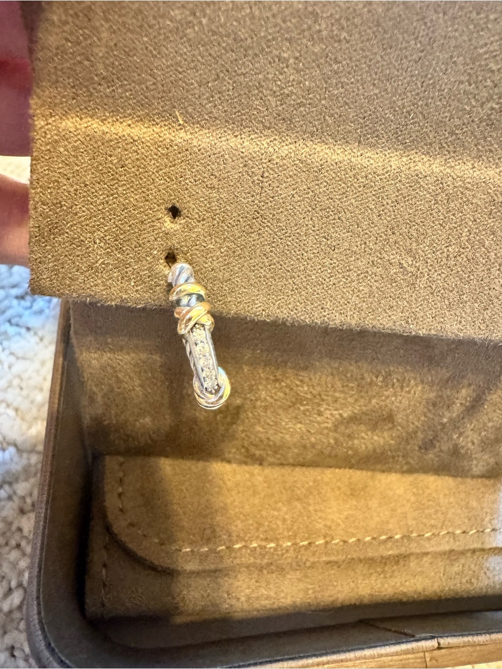 David Yurman Petite Helena Wrap Hoop Earrings - Picture 4 of 8
